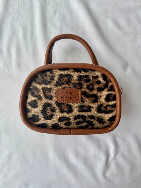 ÇNT-3023 Leopar Taba Şeritli Logo Etiketli Çift Bölmeli Suni Deri Omuz Ve El Çanta