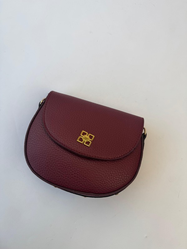 ÇNT-3032 Bordo Gold Zımba Detaylı Kapaklı Omuz Çantası