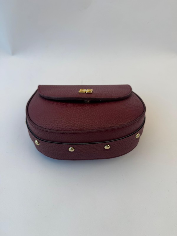 ÇNT-3032 Bordo Gold Zımba Detaylı Kapaklı Omuz Çantası