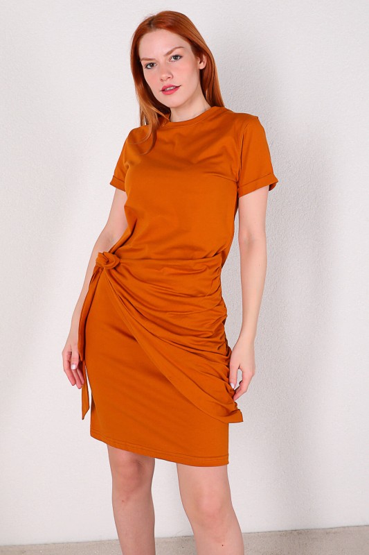 ELB-01605 Kiremit Rengi Ön Bağlamalı Basic Pamuklu Elbise