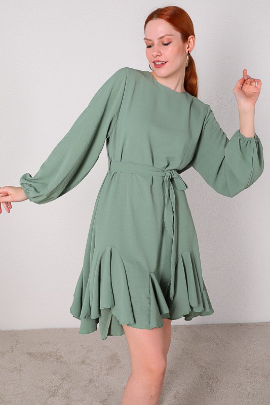 ELB-01607 Yeşil Kuşaklı Pileli Salaş Elbise