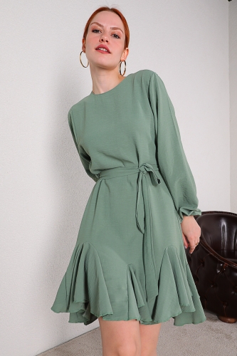 ELB-01607 Yeşil Kuşaklı Pileli Salaş Elbise - Thumbnail