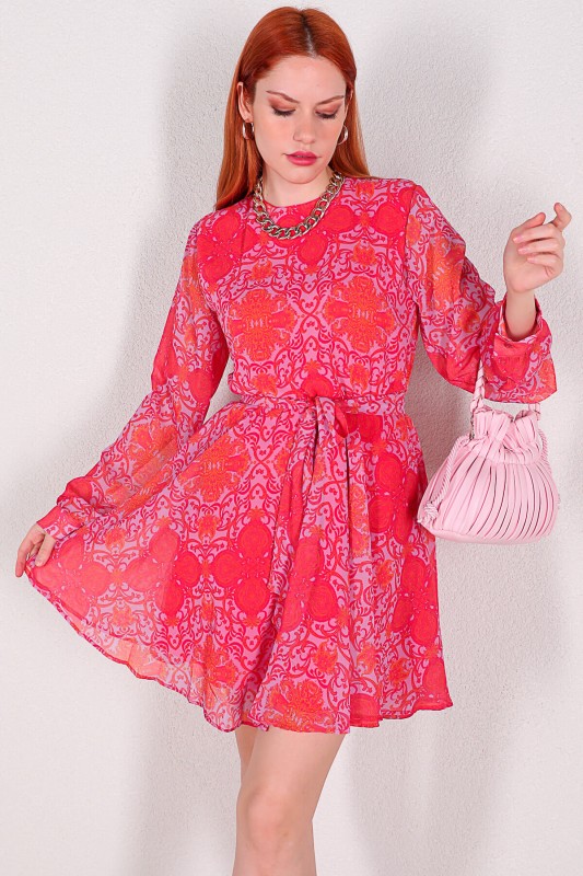 ELB-01650 Pembe Turuncu Şal Desen Kuşaklı Şifon Elbise