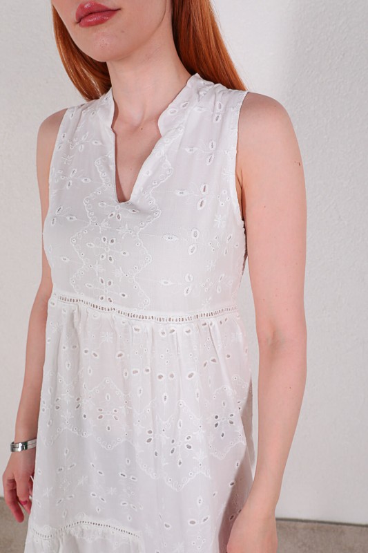 ELB-01658 Beyaz Fisto Kumaş V Yaka Astarlı Elbise