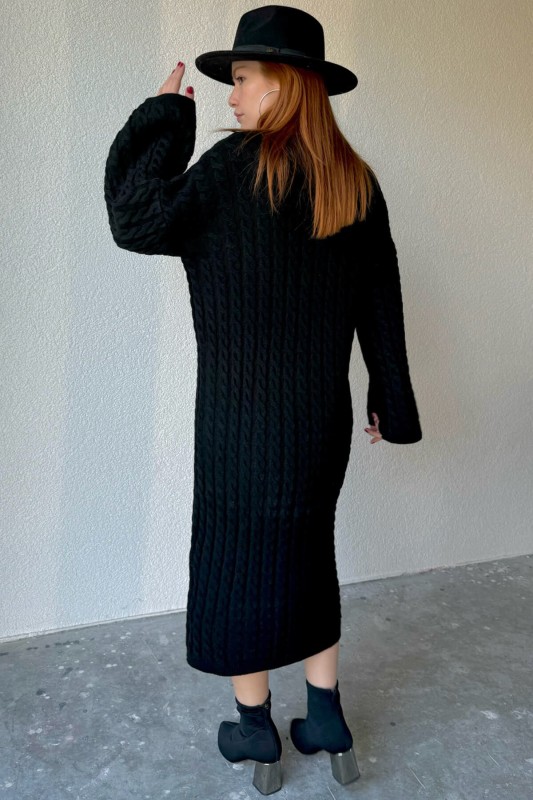 ELB-01712 Siyah Saç Örgü Detaylı Salaş Uzun Günlük Triko Elbise