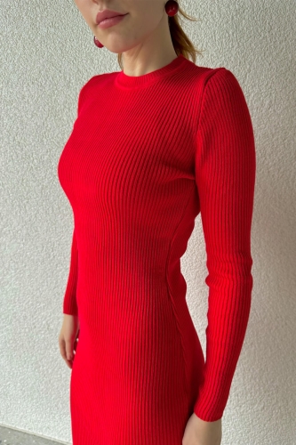 ELB-01713 Kırmızı Tam Vücuda Oturan Yırtmaçlı Uzun Triko Elbise - Thumbnail