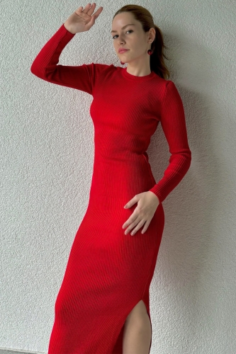 ELB-01713 Kırmızı Tam Vücuda Oturan Yırtmaçlı Uzun Triko Elbise - 4