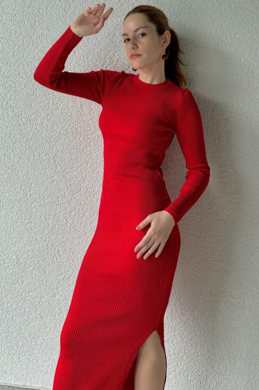 ELB-01713 Kırmızı Tam Vücuda Oturan Yırtmaçlı Uzun Triko Elbise - 4