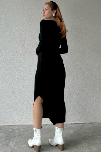 ELB-01713 Siyah Tam Vücuda Oturan Yırtmaçlı Uzun Triko Elbise - Thumbnail