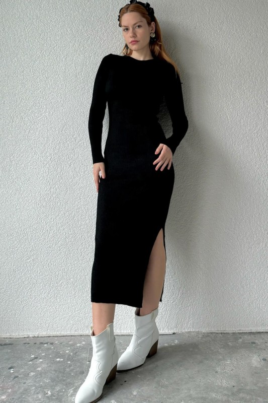 ELB-01713 Siyah Tam Vücuda Oturan Yırtmaçlı Uzun Triko Elbise - 3