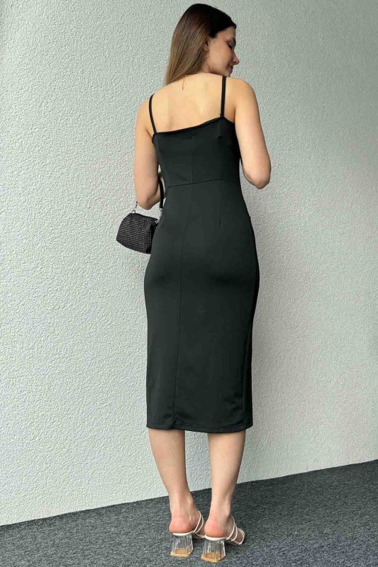 ELB-01724 Siyah Askılı Çapraz Yaka Yırtmaçlı Midi Boy Elbise - 5