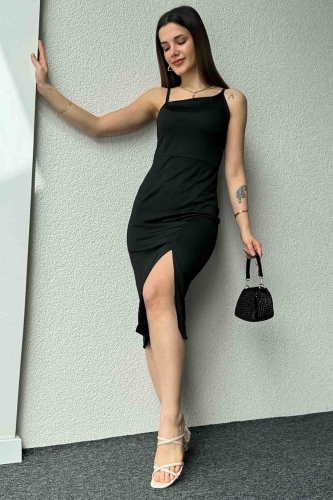 ELB-01724 Siyah Askılı Çapraz Yaka Yırtmaçlı Midi Boy Elbise 