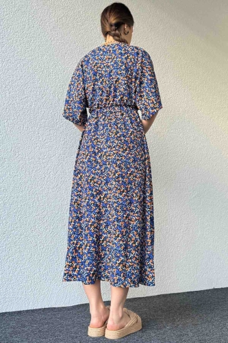ELB-01739 Mavi Turuncu Çiçekli Çıtır Kruvaze Yaka Elbise - Thumbnail