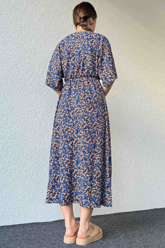 ELB-01739 Mavi Turuncu Çiçekli Çıtır Kruvaze Yaka Elbise