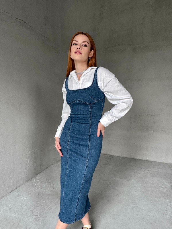 ELB-01742 Açık Mavi Havuz Yaka Denim Kumaş Arka Yırtmaç Detaylı Likralı Midiboy Elbise