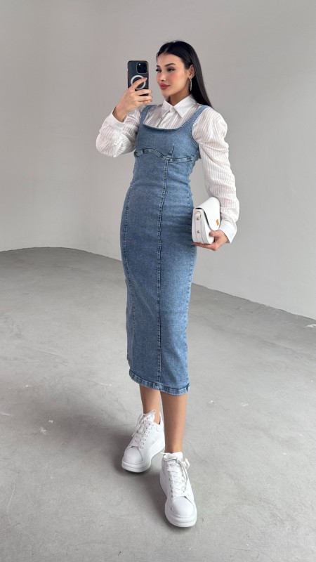 ELB-01742 Mavi Taşlamalı Havuz Yaka Denim Kumaş Arka Yırtmaç DetaylıTaşlamalı ve likralıd Likralı Midiboy Elbise