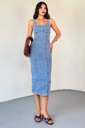 ELB-01742 Mavi Taşlamalı Havuz Yaka Denim Kumaş Arka Yırtmaç Detaylı Taşlamalı ve Likralı Midiboy Elbise - 5
