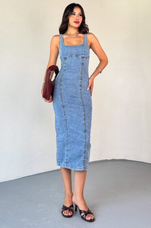 ELB-01742 Mavi Taşlamalı Havuz Yaka Denim Kumaş Arka Yırtmaç Detaylı Taşlamalı ve Likralı Midiboy Elbise - 5