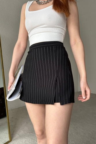 Cappmoda - ETK-02299 Siyah Çizgili Crep Kumaş Şort Etek (1)