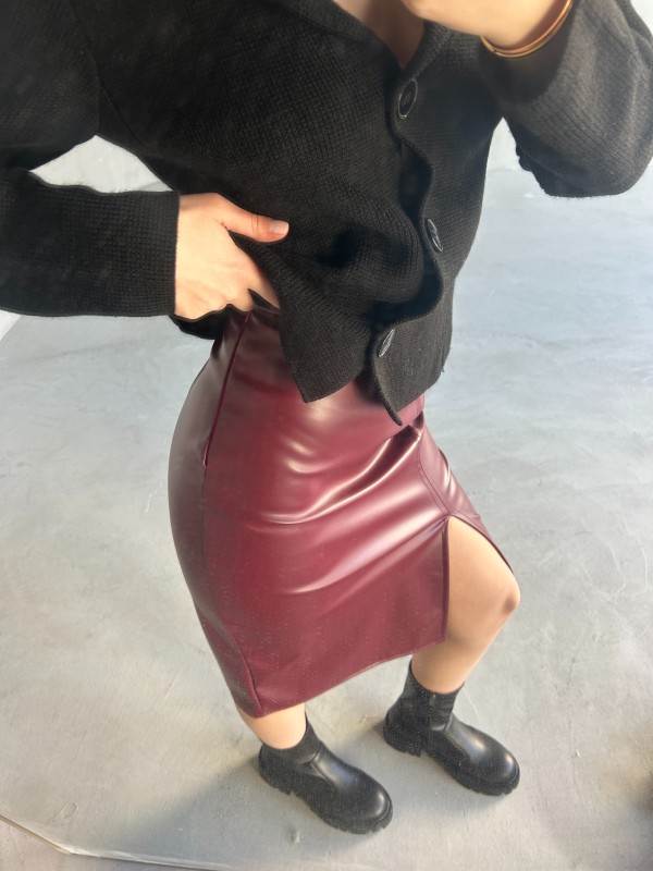 ETK-02329 Bordo Midi Boy Yırtmaç Detaylı Midi Boy Suni Deri Etek