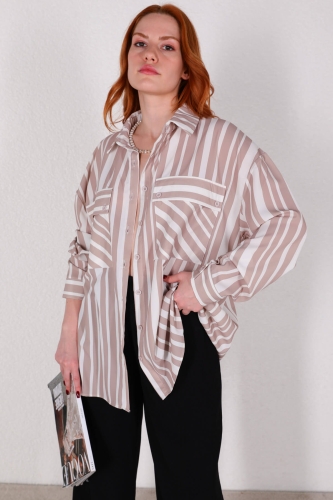 Cappmoda - GML-10223 Vizon Beyaz Geometrik Desenli Saten Kumaş Salaş Cepli Gömlek (1)