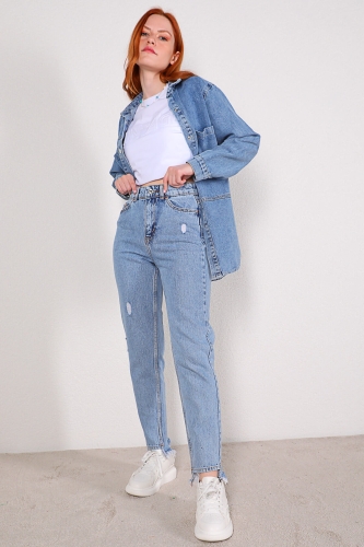 Cappmoda - JEAN-08108 Mavi Yırtmaç Detaylı Lazer Kesimli Mom Jean (1)