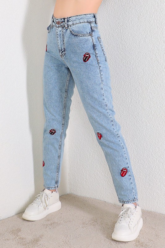 JEAN-08111 Mavi Dudak İşlemeli Momfit Jean