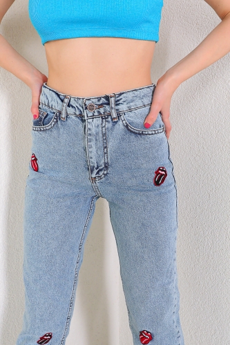 JEAN-08111 Mavi Dudak İşlemeli Momfit Jean - Thumbnail
