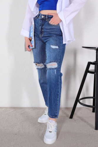 Cappmoda - JEAN-08117 Mavi Taşlamalı Yırtık Detaylı Momfit Jean (1)