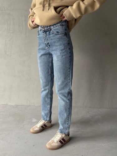 Cappmoda - JEAN-08124 Buz Mavisi Taşlamalı Süper Kalıp Momfit Jean (1)
