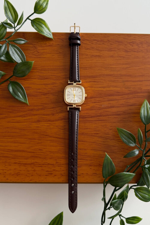 Lisa Kahverengi Kare Kadran Deri Dokulu Kordon Kadın Kol Saati