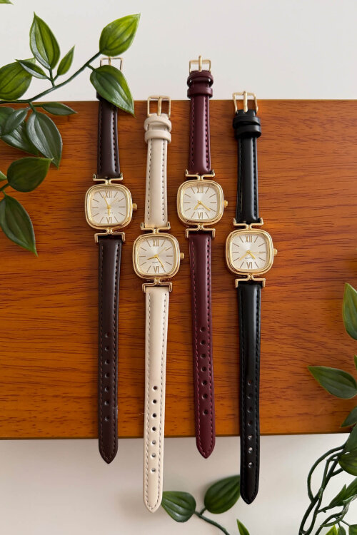 Lisa Siyah Kare Kadran Deri Dokulu Kordon Kadın Kol Saati (1)