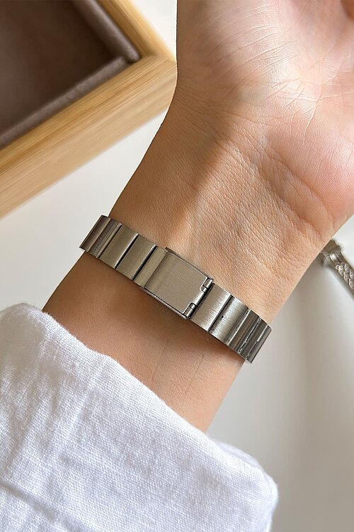 Lona Kare Kadran Silver Çelik Kordon Kadın Kol Saati (1)