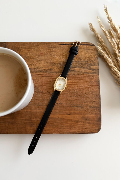 Night Siyah Deri Kordon Gold Kasa Kadın Kol Saati