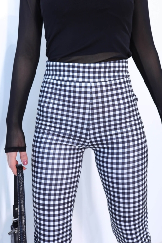 Cappmoda - PNT-07278 Siyah Beyaz Pötikareli Yan Fermuarlı Kumaş Pantolon (1)