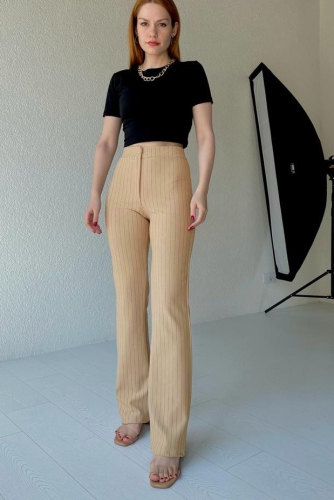 Cappmoda - PNT-07345 Vizon İnce Çizgili Palazzo Pantolon Cappmoda - PNT-07345 Vizon İnce Çizgili Palazzo Pantolon