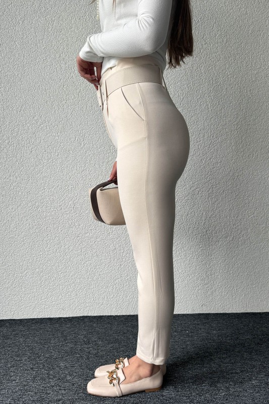PNT-07366 Krem Rengi Kemerli Atlas Kumaş Havuç Model Pantolon