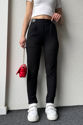 Cappmoda - PNT-07377 Siyah Bel Yazı Detay Ve Lastikli Krep Kumaş Havuç Pantolon (1)