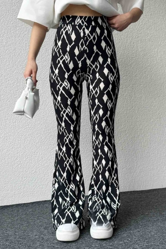 Cappmoda - PNT-07386 Siyah Beyaz Kare Desenli İspanyol Paça Kumaş Likralı Pantolon (1)