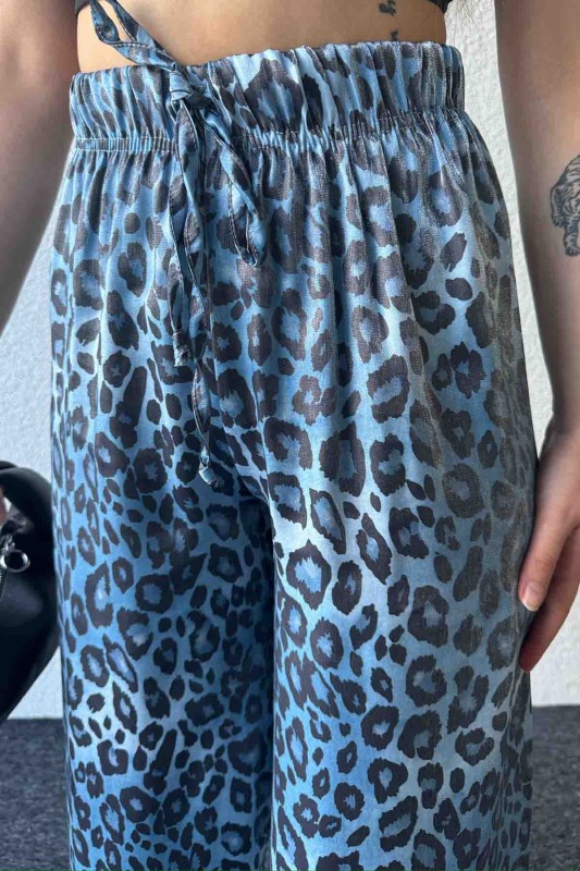 PNT-07390 Mavi Leopar Desenli Saten Kumaş Lastikli Palazzo Pantolon - 5