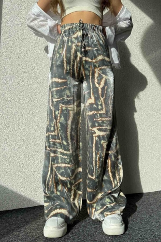 PNT-7391 Yeşil Batik Desenli Saten Kumaş Salaş Palazzo Pantolon - 2