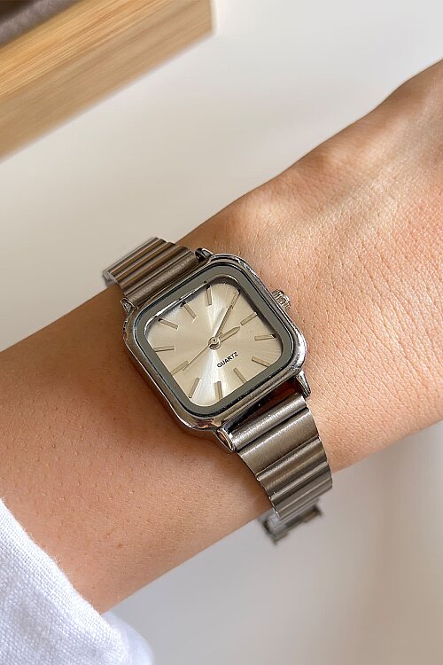 Pure Beyaz Silver Zarif Çelik Kordon Kadın Kol Saati (1)