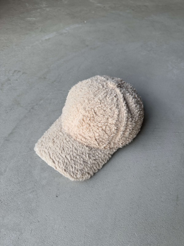 ŞPK-2001 Krem Rengi Teddy Kumaş Cap Şapka
