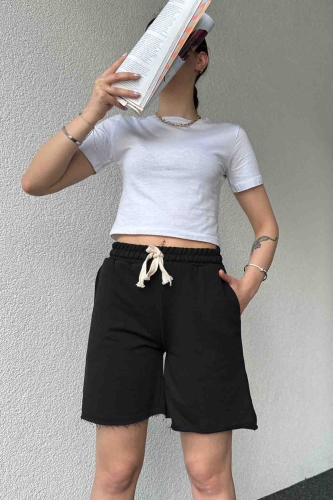 Cappmoda - ŞRT-16026 Siyah Pis Dikişli Kordonlu Uzun Lastikli Şort Cappmoda - ŞRT-16026 Siyah Pis Dikişli Kordonlu Uzun Lastikli Şort