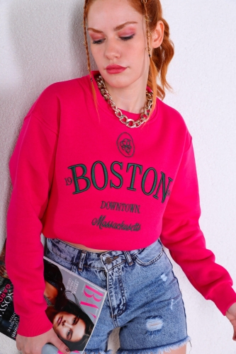 Cappmoda - SWT-014187 Pembe Boston Yazı Nakışlı Üç İplik Şardonlu Sweatshirt (1)