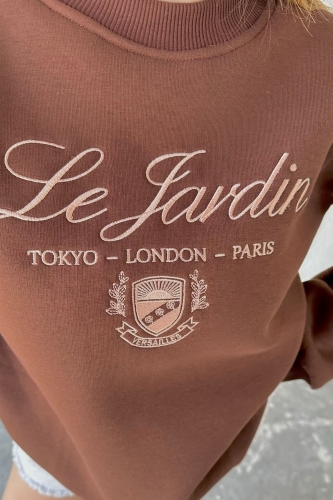 Cappmoda - SWT-14241 Kahverengi Le Fardin Yazı Nakışlı Şardonlu Sweatshirt (1)