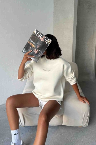 SWT-14257 Beyaz Boutique Peinture Yazı Kabartma Baskılı Üç İplik Şardonlu Sweatshirt 