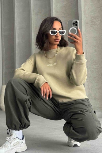 SWT-14257 Haki Boutique Peinture Yazı Kabartma Baskılı Üç İplik Şardonlu Sweatshirt - 1