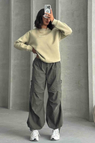 SWT-14257 Haki Boutique Peinture Yazı Kabartma Baskılı Üç İplik Şardonlu Sweatshirt - 4