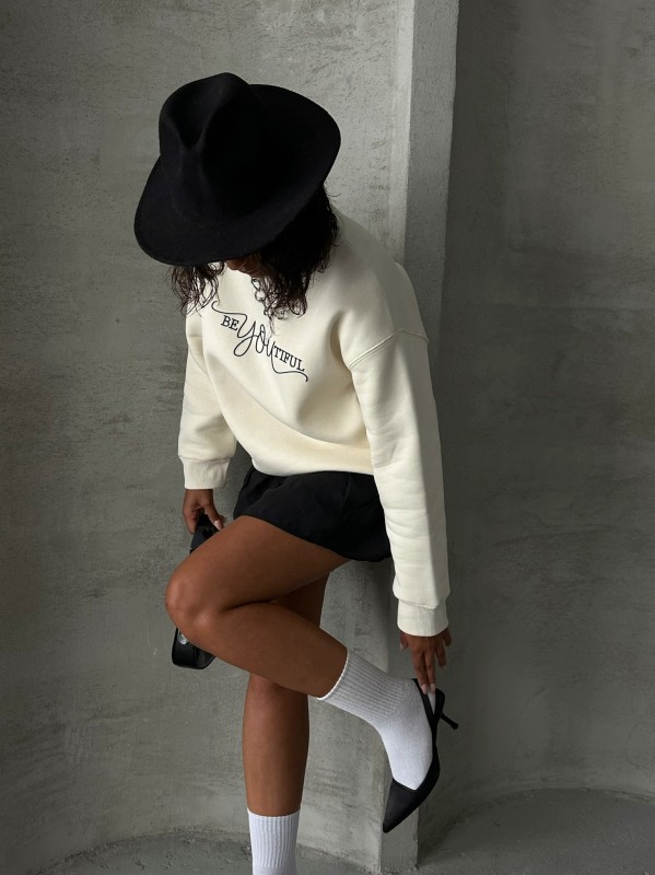 SWT-14260 Beyaz Beatiful Kabartma Baskılı Bisiklet Yaka Üç İplik Şardonlu Sweatshirt - 1